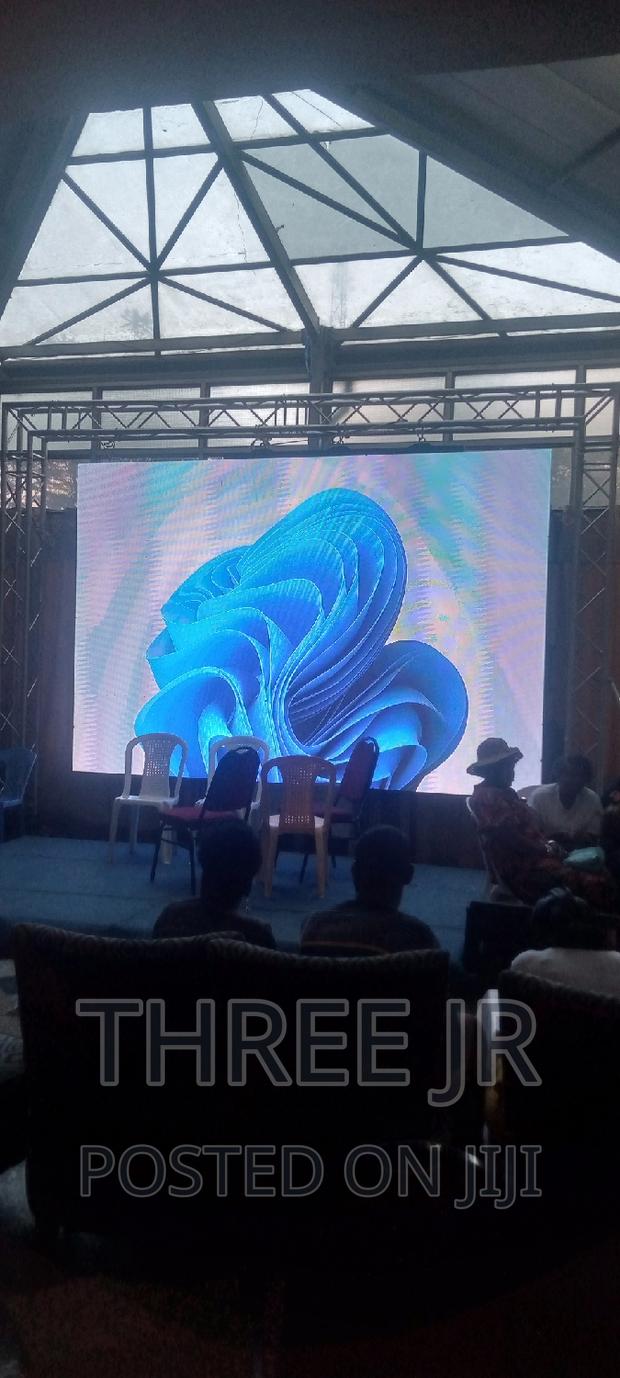 Led Panels Set Up at 680 Hotel - thumbnail 2