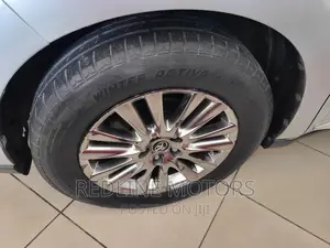 Toyota Harrier 2.0 4WD 2017 Silver