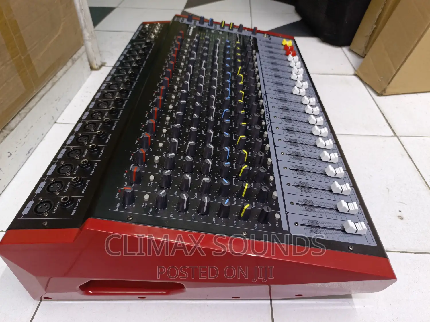 Max 16 Channels Powered Mixerz