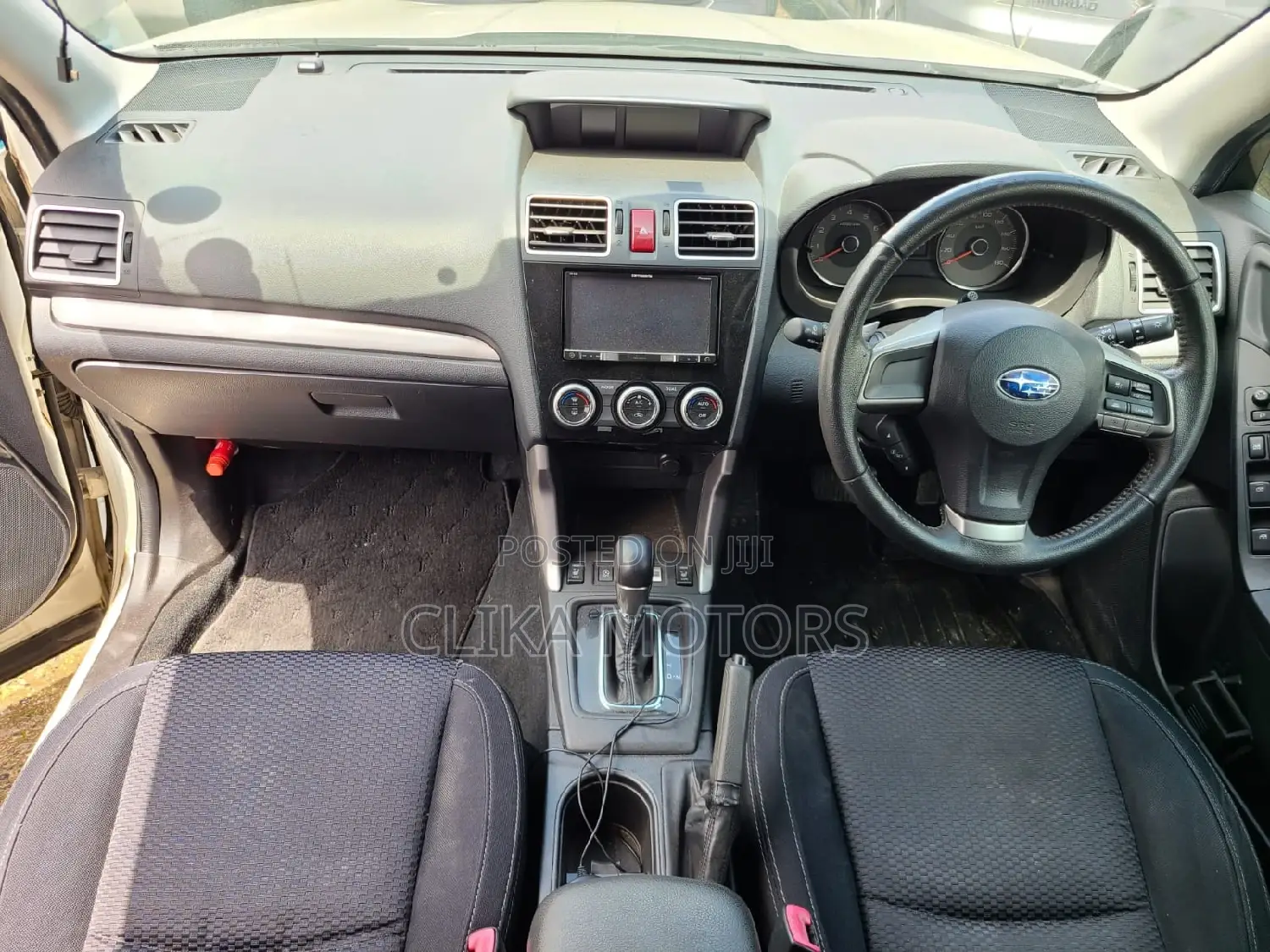 Subaru Forester Premium AWD 2020 White
