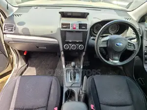 Subaru Forester Premium AWD 2020 White