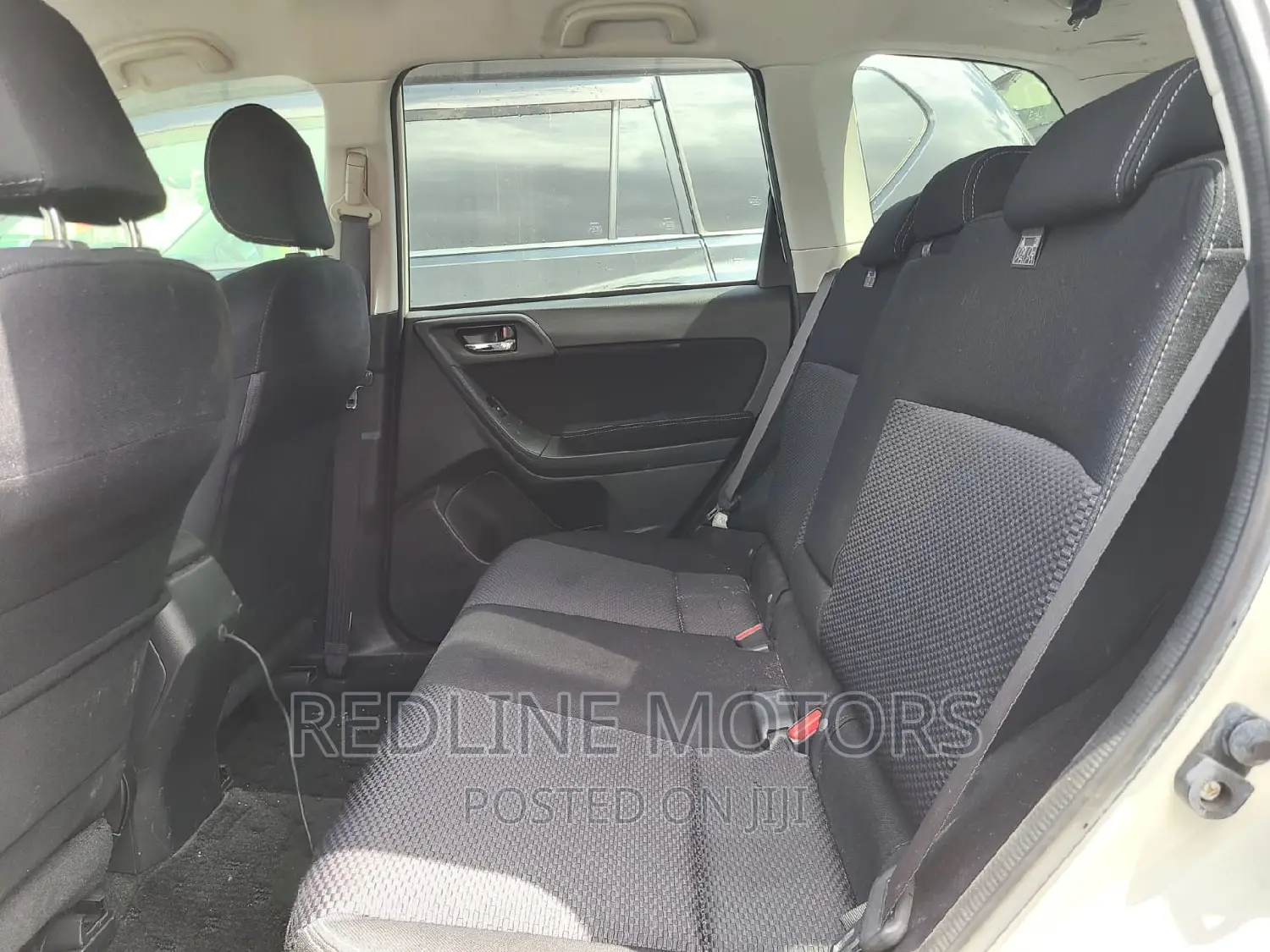 Subaru Forester Premium AWD 2020 White