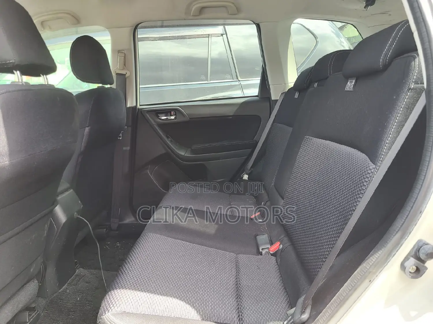Subaru Forester Premium AWD 2020 White