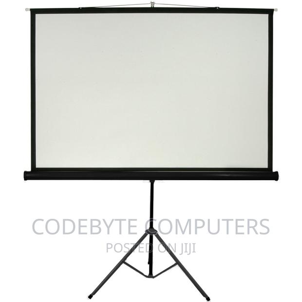 Tripod Projector Screen 240 X 240 - main view