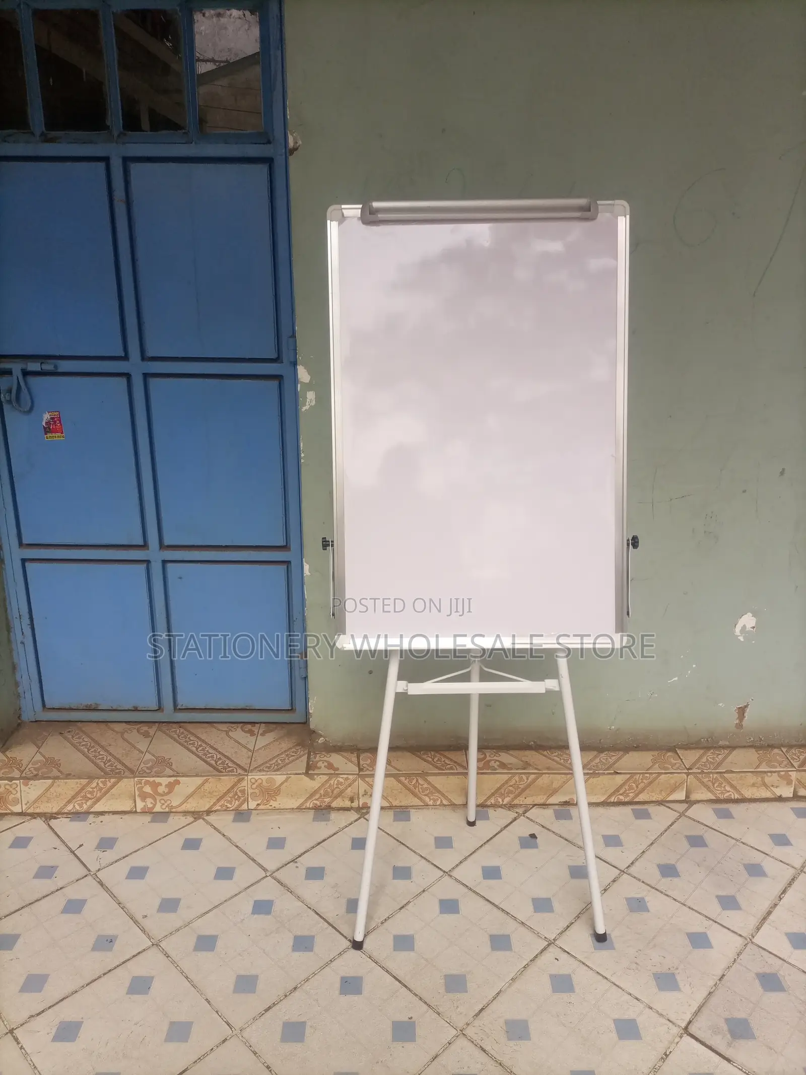 Flipchart Stand For Office Use 3 By 2ft Portable