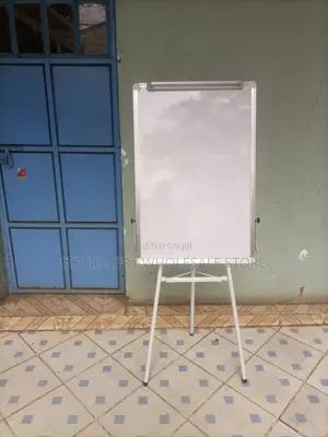 Flipchart Stand For Office Use 3 By 2ft Portable