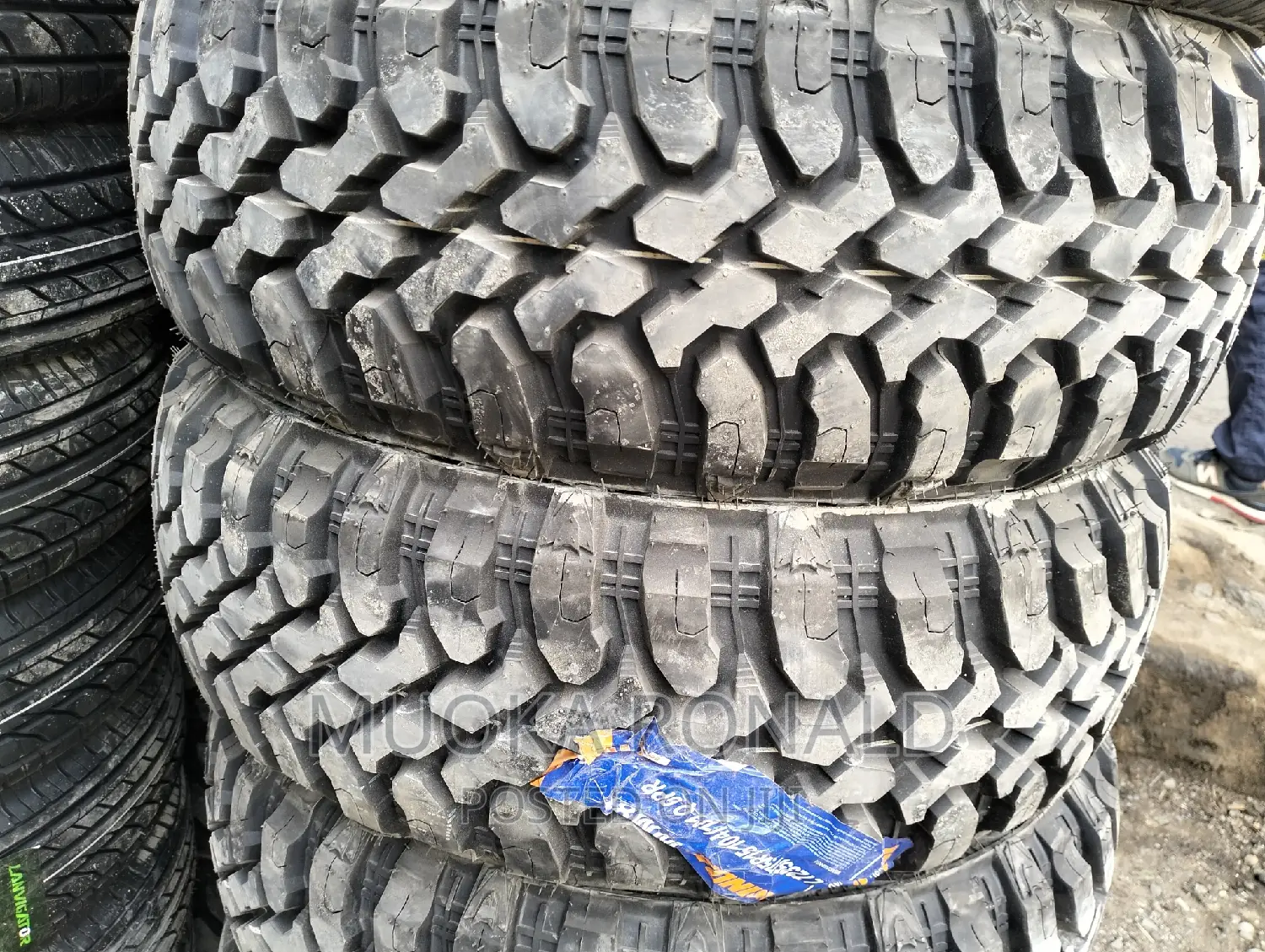 235/75r15 Winda Tyre (M/T