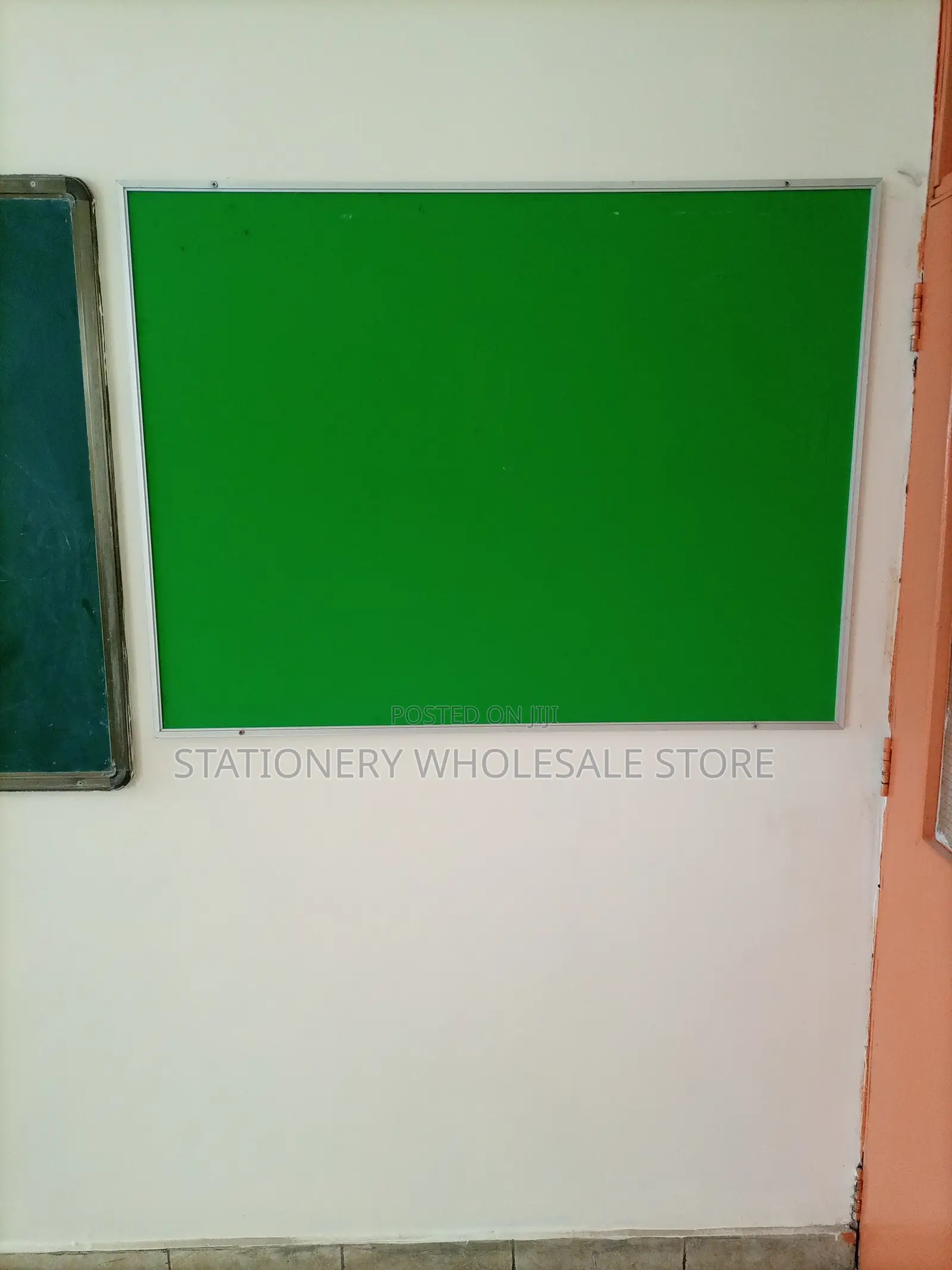 Noticeboard 92cm by 122cm Dry Erase Pinboard
