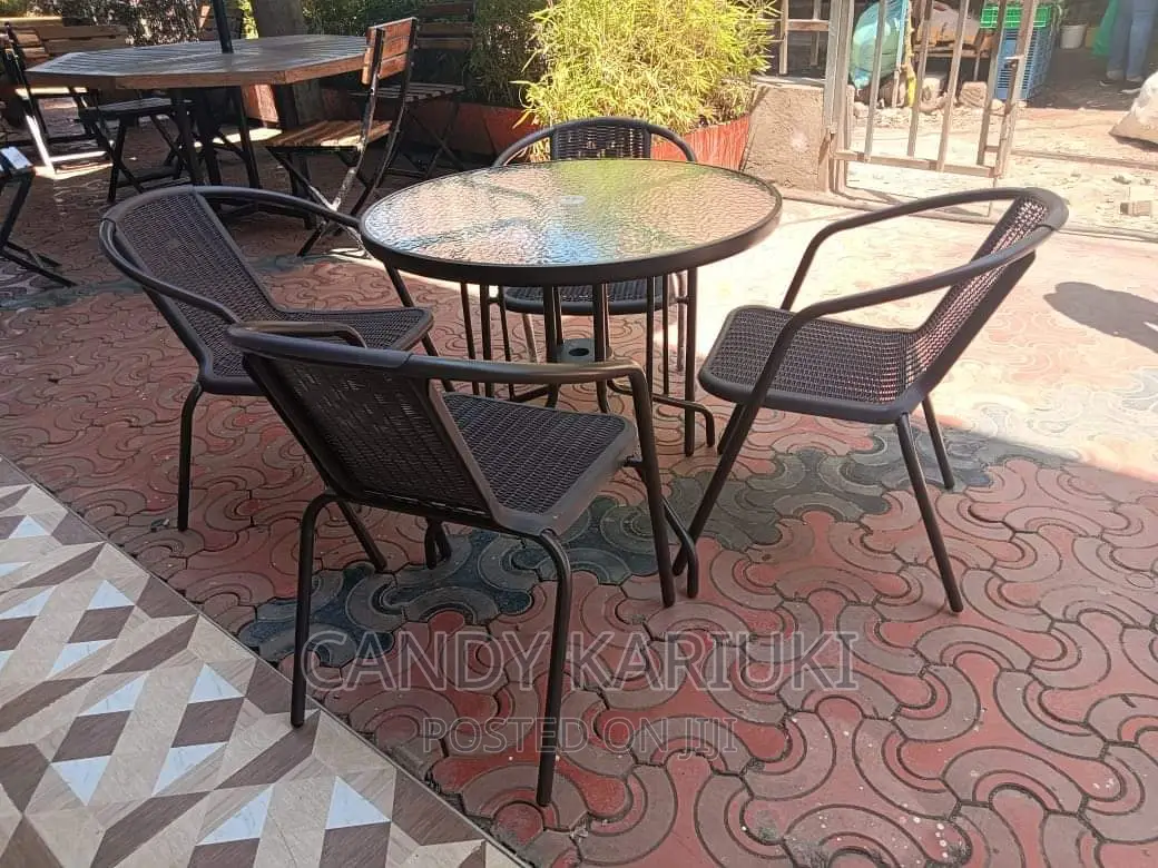 Spacious 4 Seater Outdoor Set