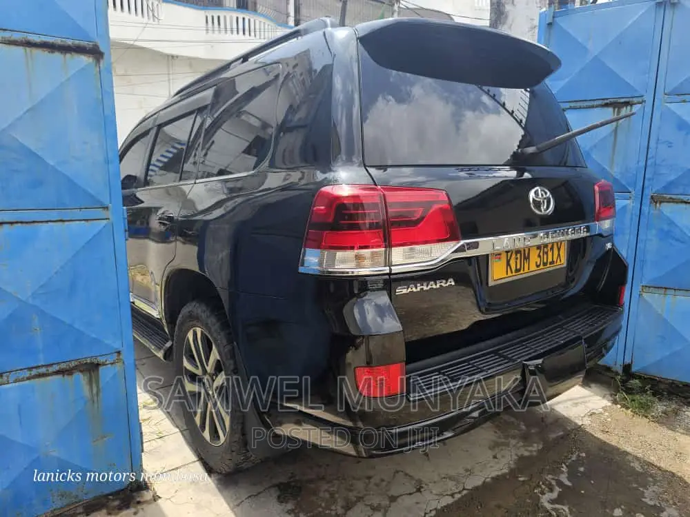 Toyota Land Cruiser 4.5 V8 DLX 2015 Black