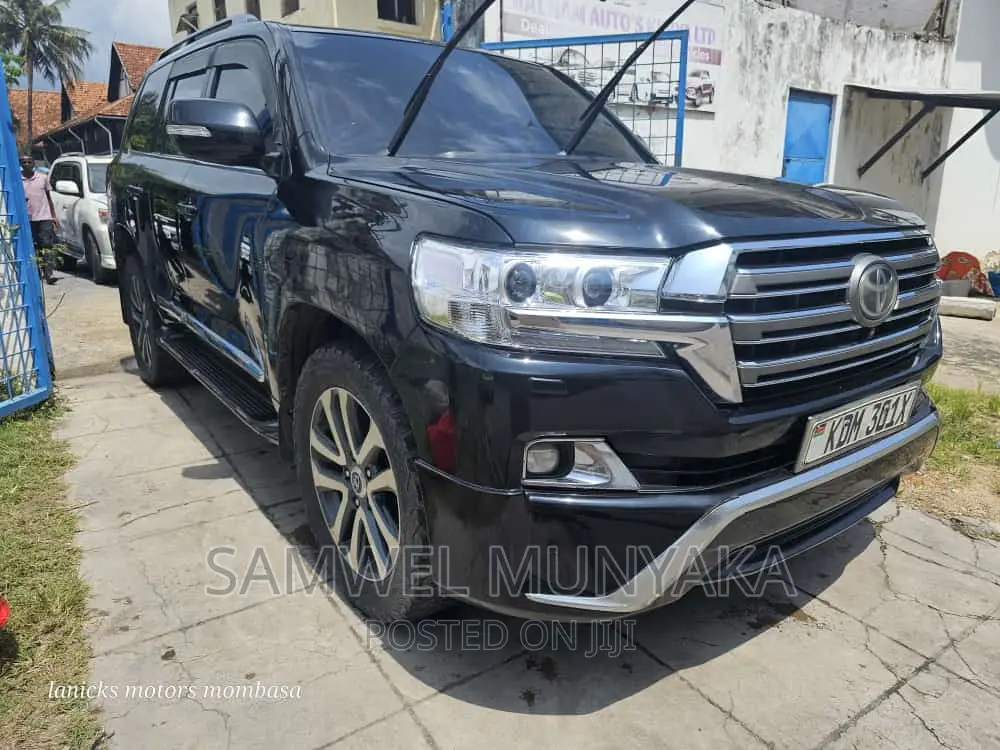 Toyota Land Cruiser 4.5 V8 DLX 2015 Black