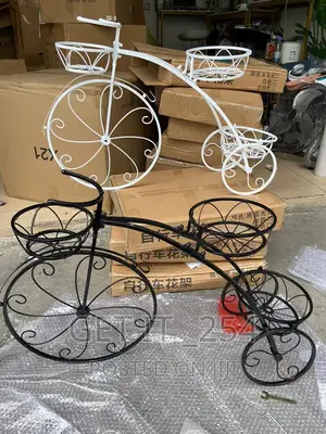 Tricycle Flower/Plant Stand White, Black