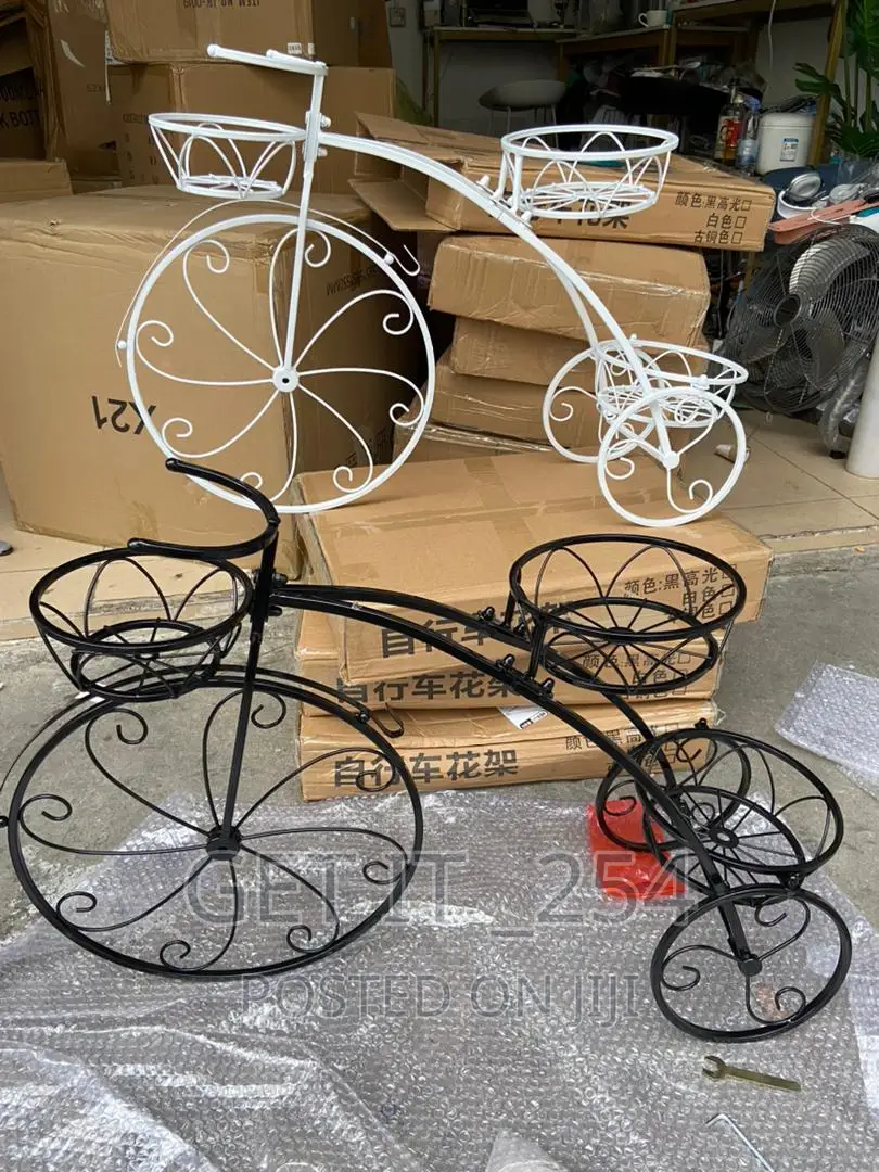 Tricycle Flower/Plant Stand White, Black