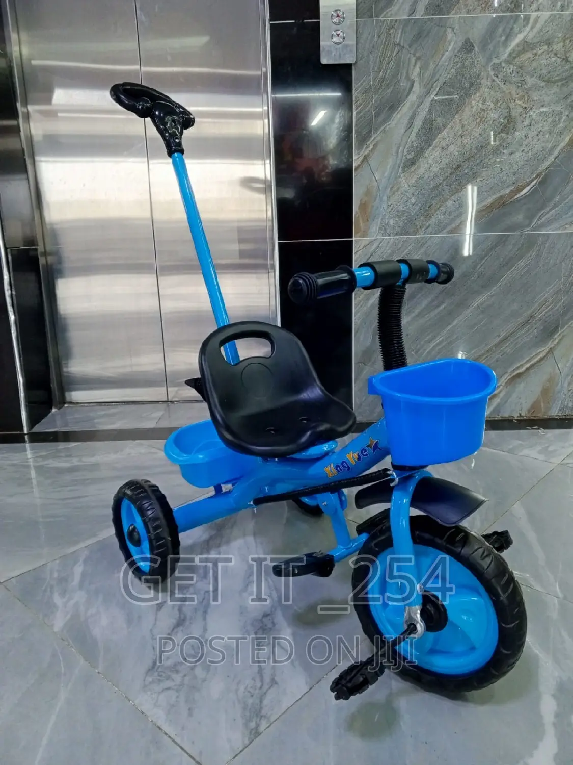 Tricycle With Parental Controls Handle and Safety Belts
