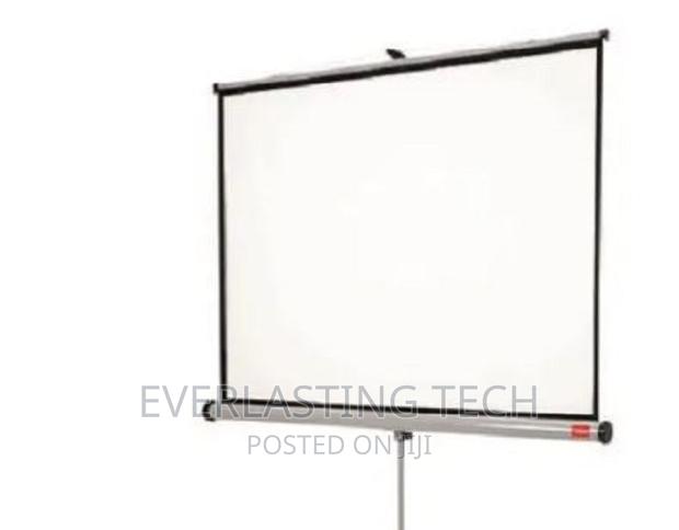 .Techcom Tc-TPS-2400 Tripod Projector Screen 240 X 240