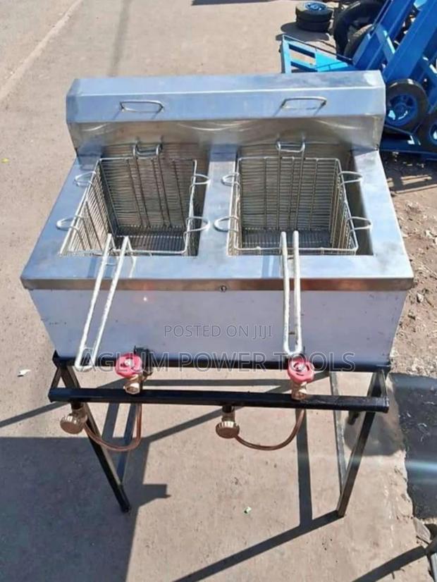 Chips Fryer Uses Gas - main view