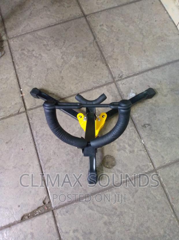 Saxophone Stand - thumbnail 3