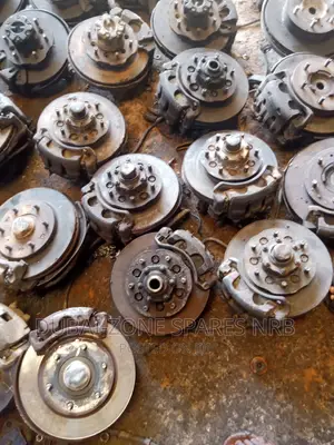 2 4WD D-Max,L200,Pajero,Sahara,Front Wheel Hubs Complete.