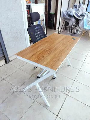 Strong Headrest Office Chairs Plus Durable Office Desk