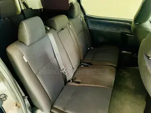 Toyota Voxy 2015 Silver