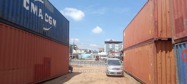 Shipping Containers Plug - thumbnail 3