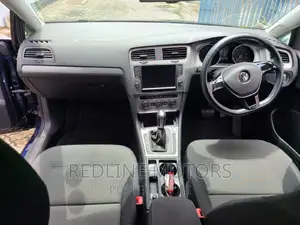 Volkswagen Golf TSI 2-Door FWD 2016 Blue