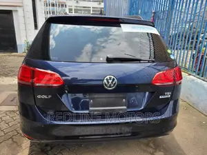 Volkswagen Golf TSI 2-Door FWD 2016 Blue