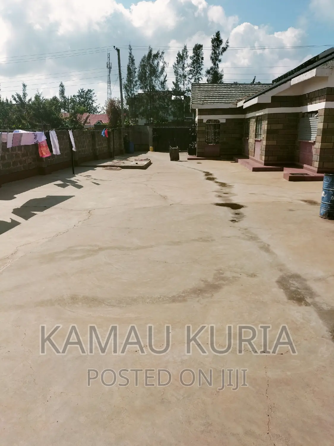 Bungalow House in Landless River Side Estate