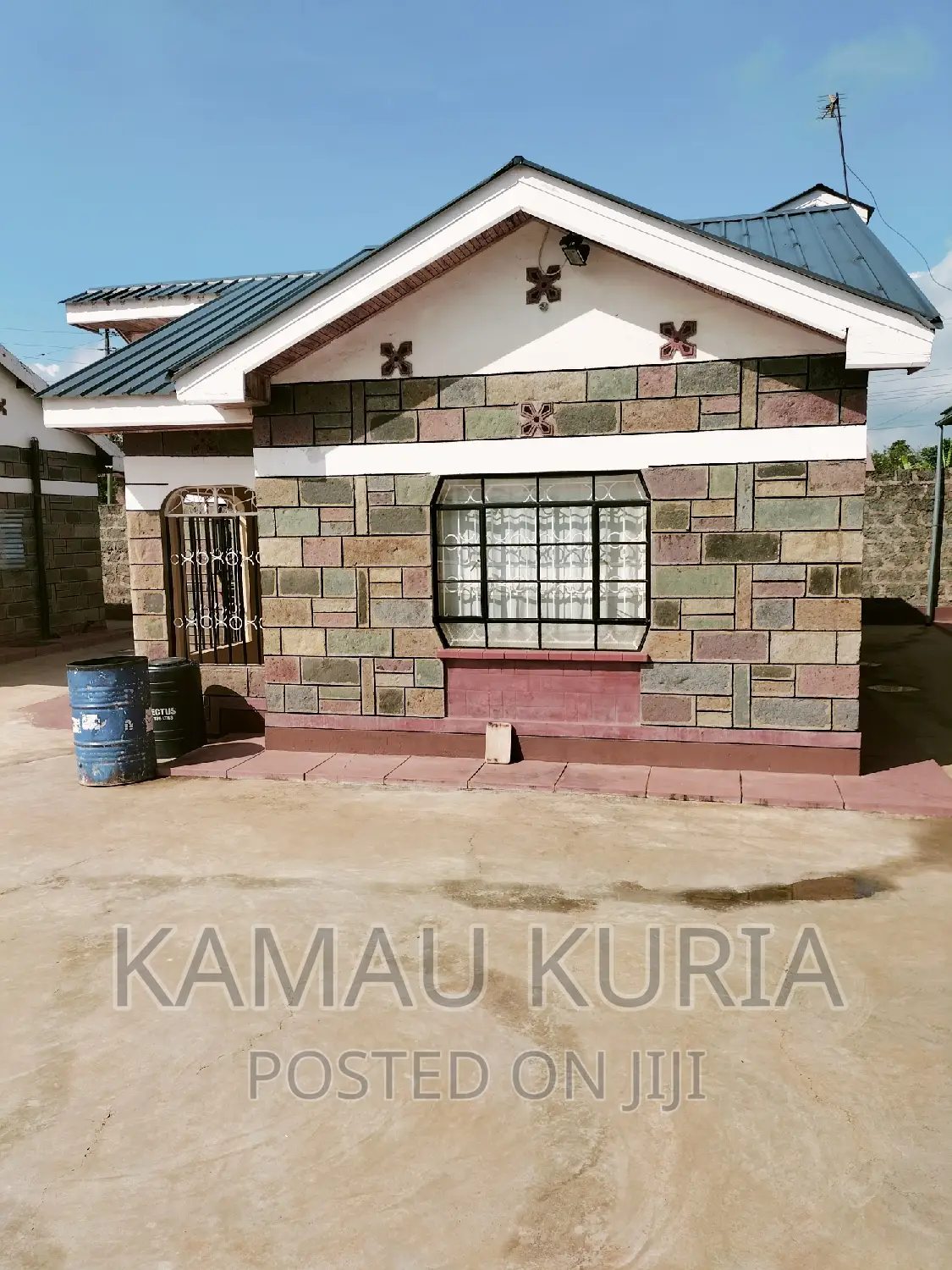 Bungalow House in Landless River Side Estate