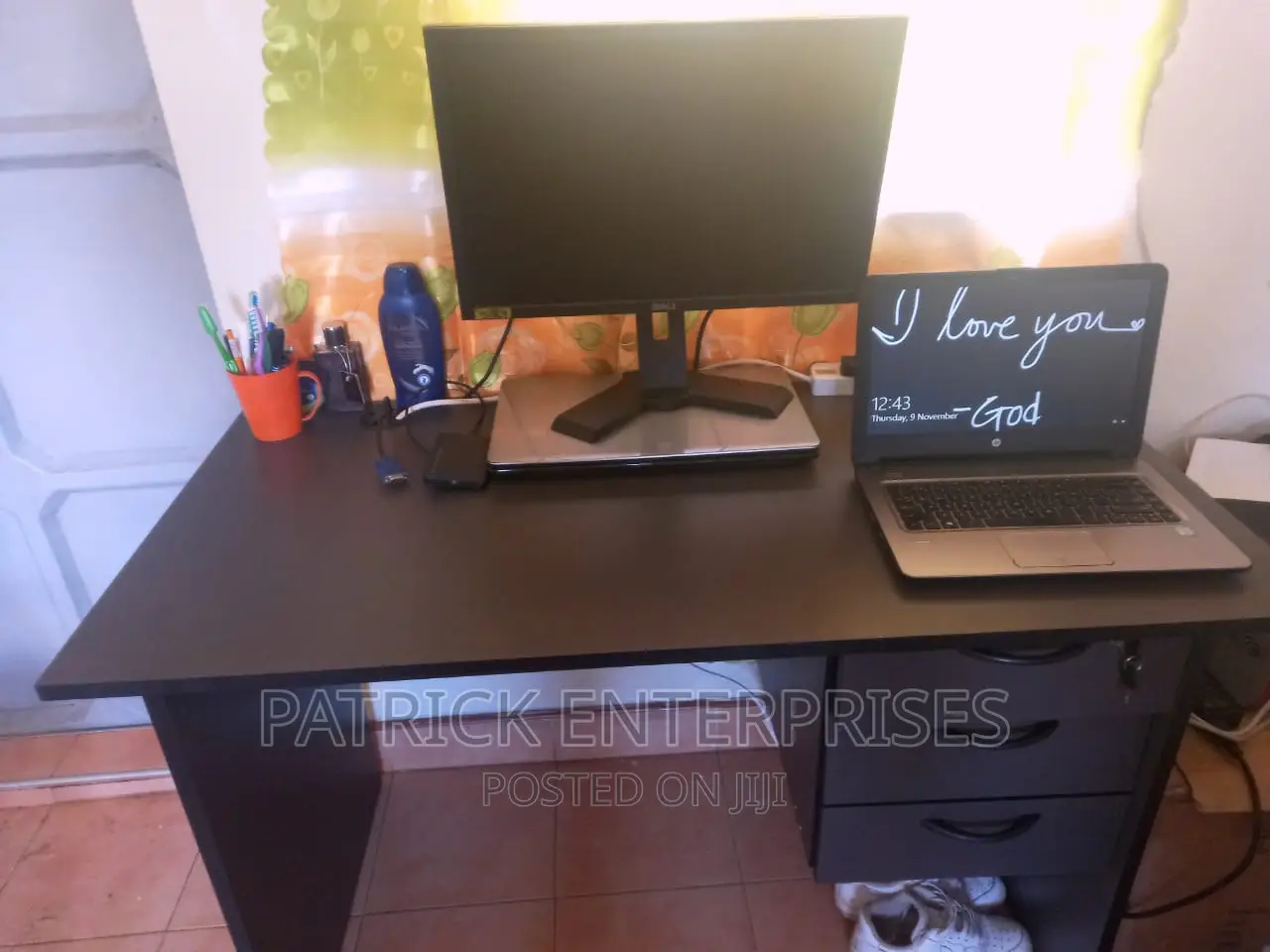 1.2 MTRS Office Desk
