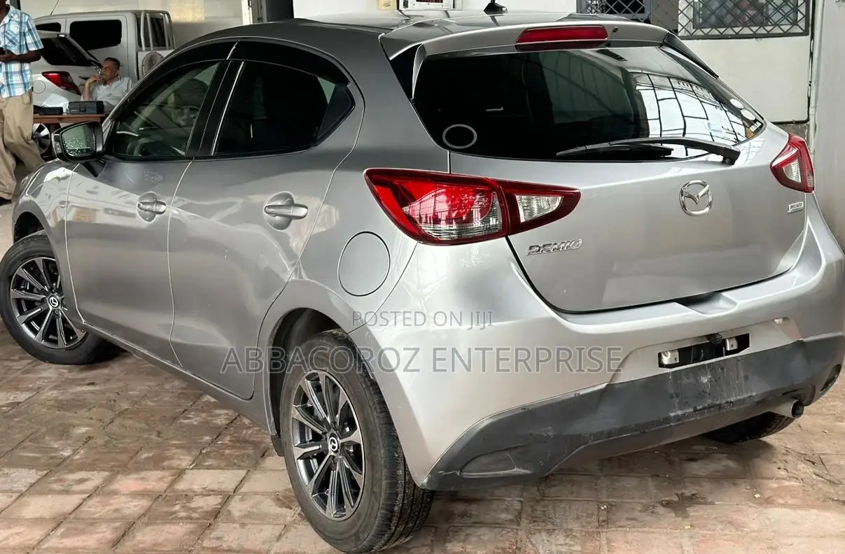 Mazda Demio 2015 Silver