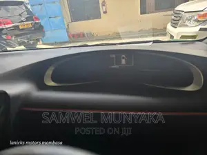 Toyota Sienta 1.5 Hybrid FWD (6-seater) 2017 Gray