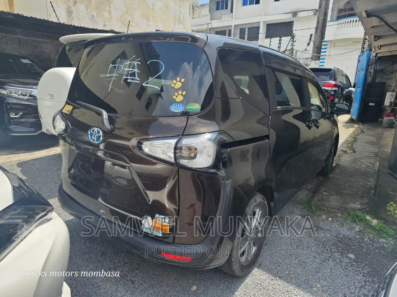 Toyota Sienta 1.5 Hybrid FWD (6-seater) 2017 Gray