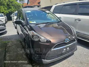 Toyota Sienta 1.5 Hybrid FWD (6-seater) 2017 Gray