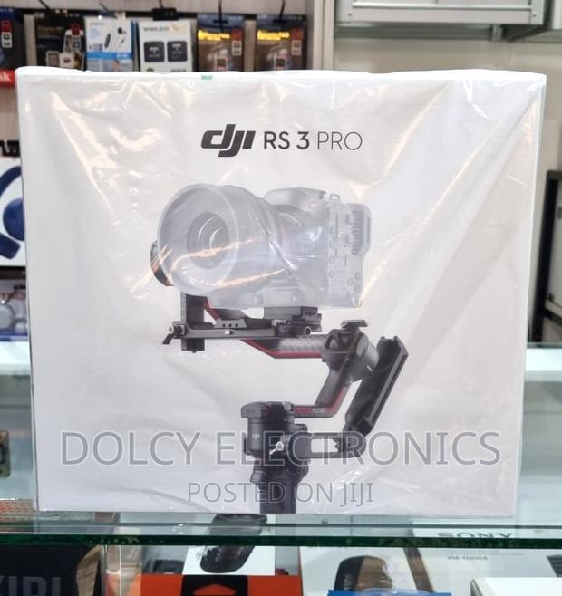 DJI RS 3 Pro Gimbal Stabilizer - main view
