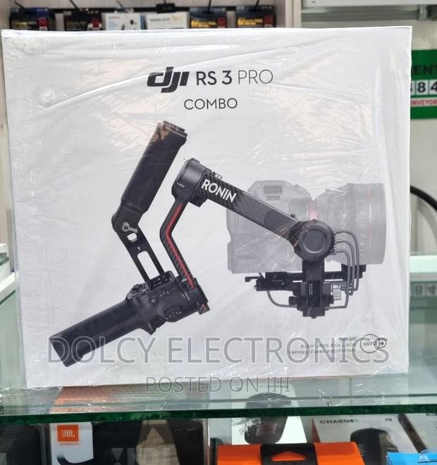 DJI RS 3 Pro Gimbal Stabilizer Combo - main view