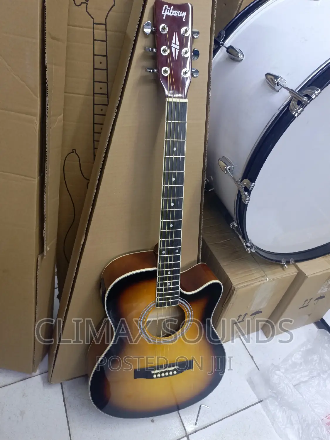 Gibsony Semi Acoustic 40: