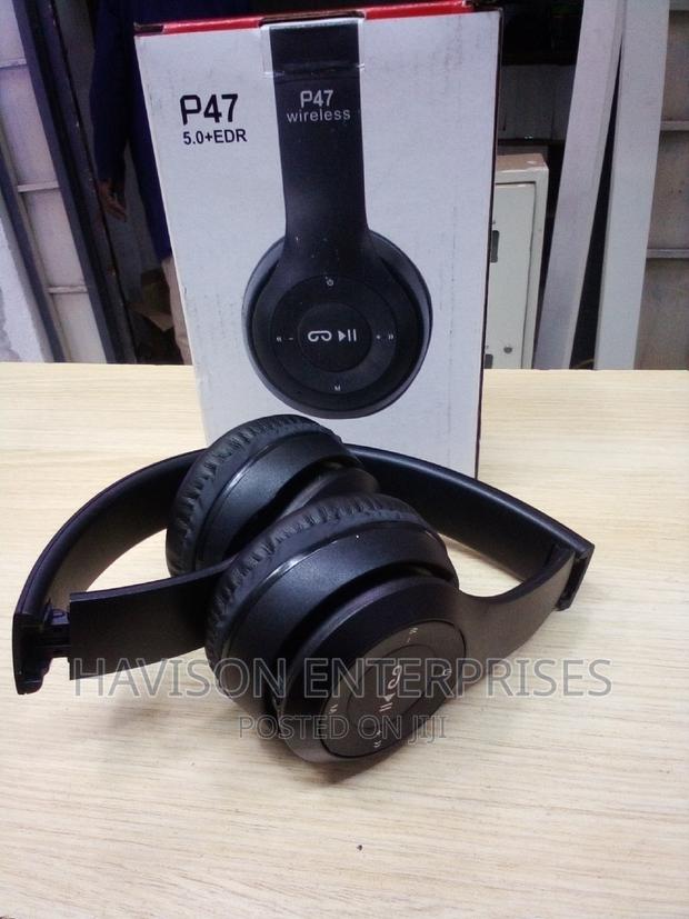 Black Headphones - main view