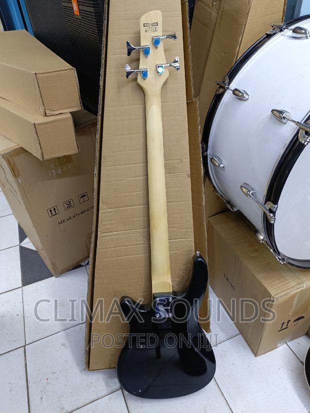 Bass Guitar Black 4 String Ibanez - thumbnail 3