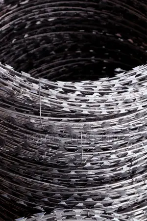 450mm Galvanized Cross Barbed Razor Wire