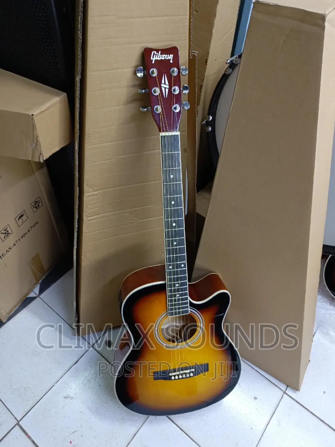 Semi Acoustic Guitar Gibsony