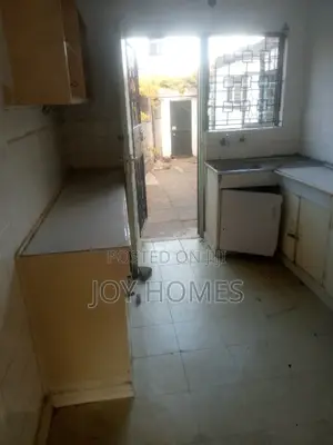4bdrm Mansion in South B for rent