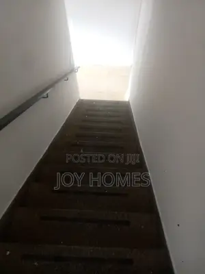 4bdrm Mansion in South B for rent