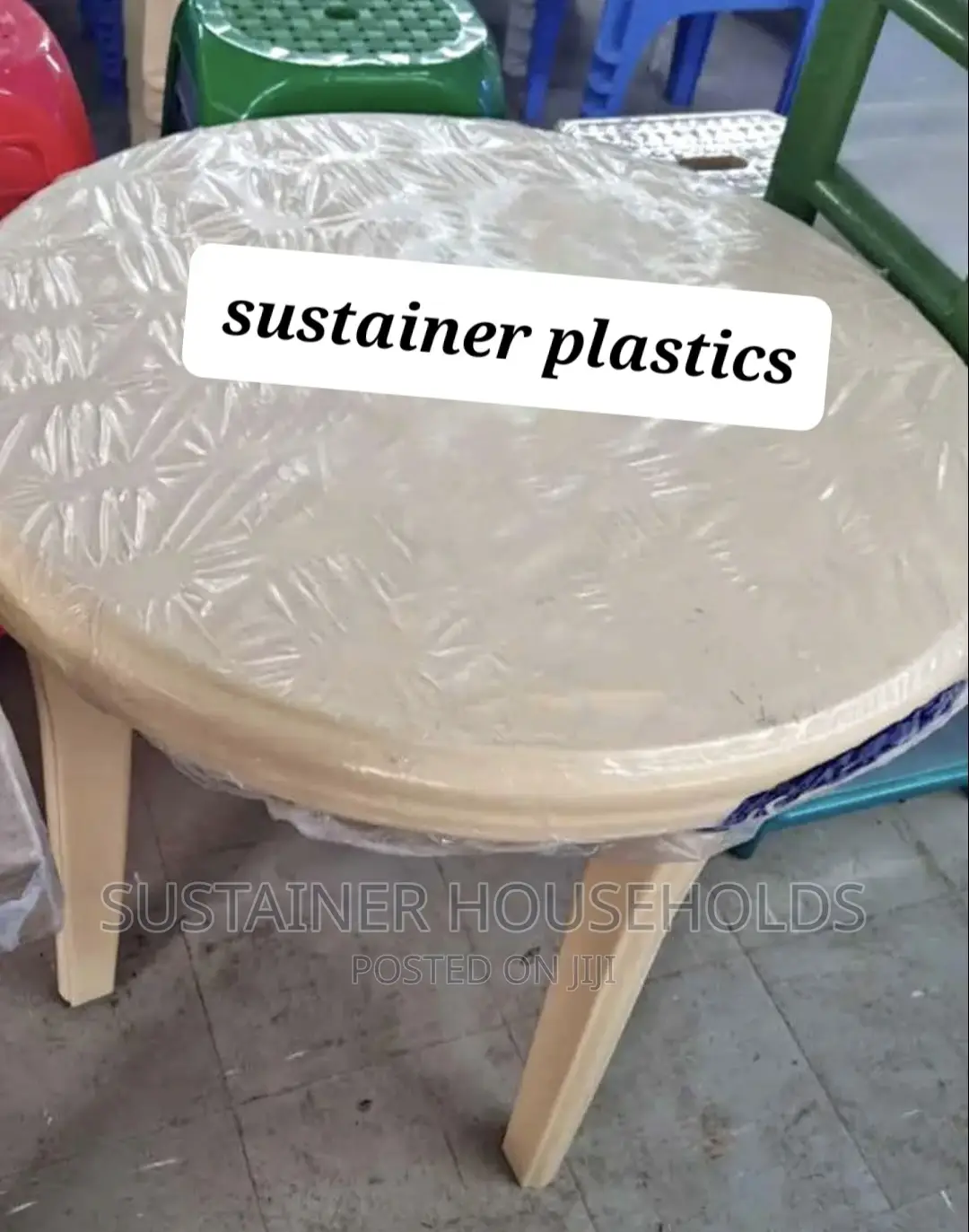 Kenpoly Round Plastic Table