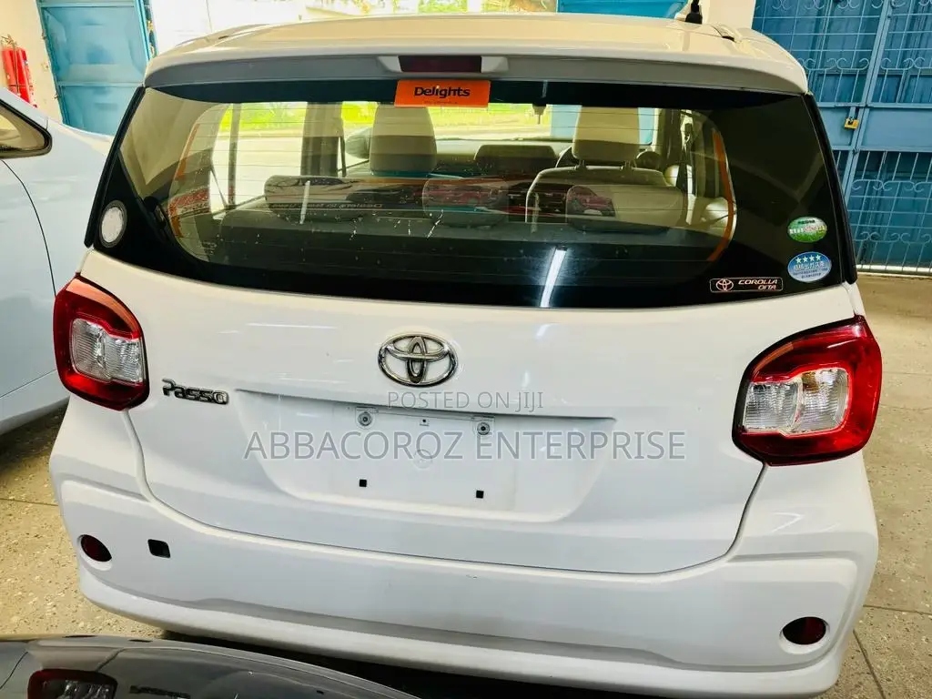 Toyota Passo 2016 Off white