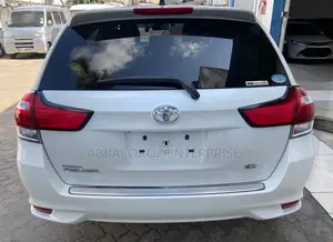 Toyota Corolla Fielder 2016 Gray