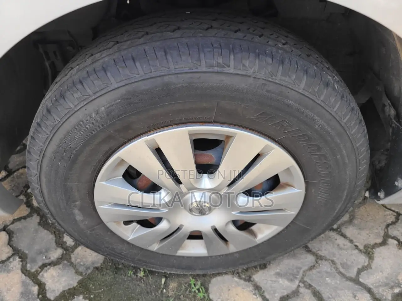 Nissan Caravan (Urvan) 2016 Silver