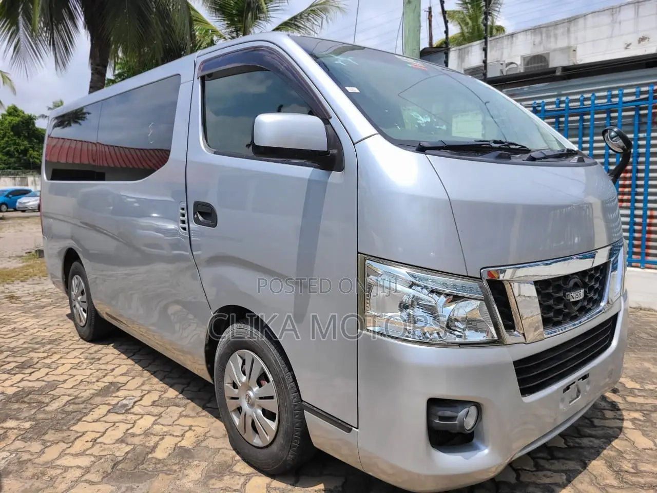 Nissan Caravan (Urvan) 2016 Silver