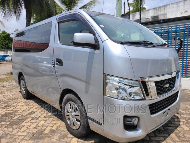 Nissan Caravan (Urvan) 2016 Silver