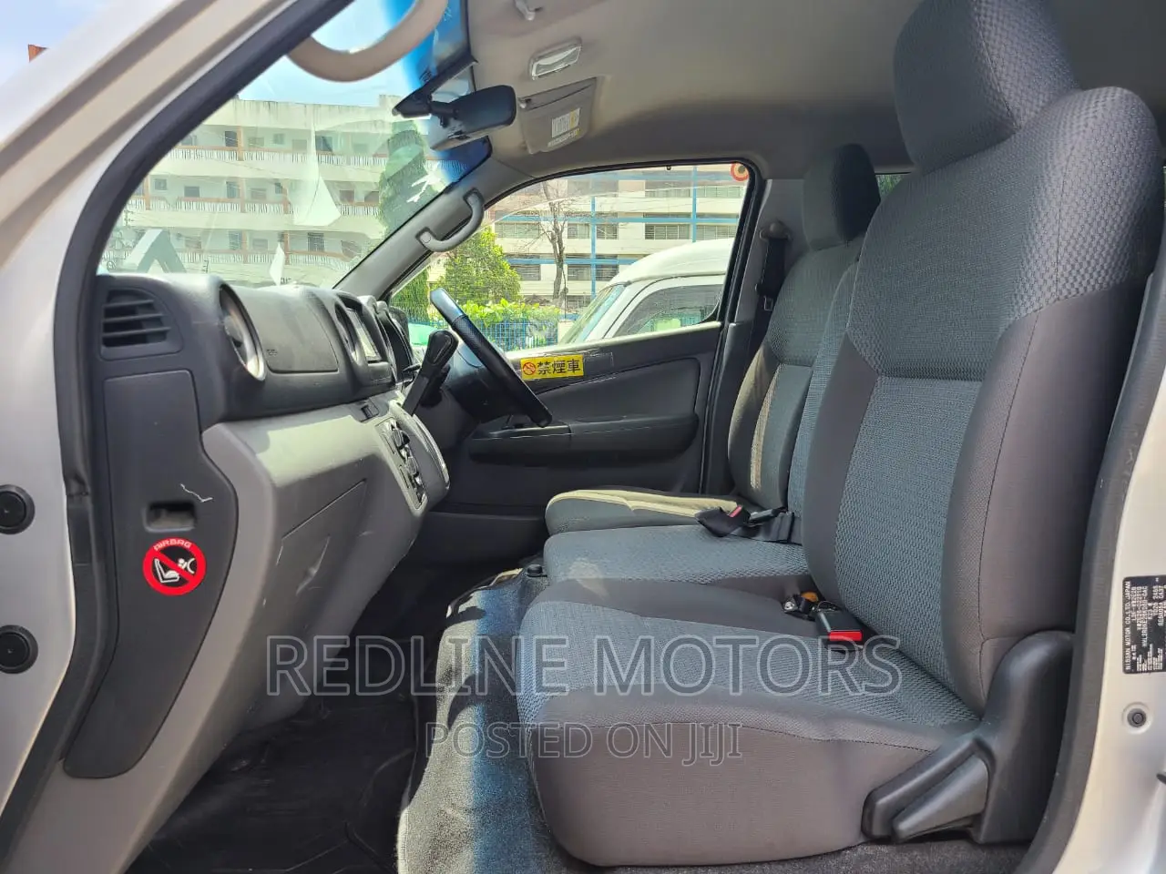 Nissan Caravan (Urvan) 2016 Silver